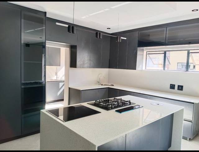 6 BEDROOM HOUSE FOR SALE IN SIX FOUNTAINS RESIDENTIAL ESTATE